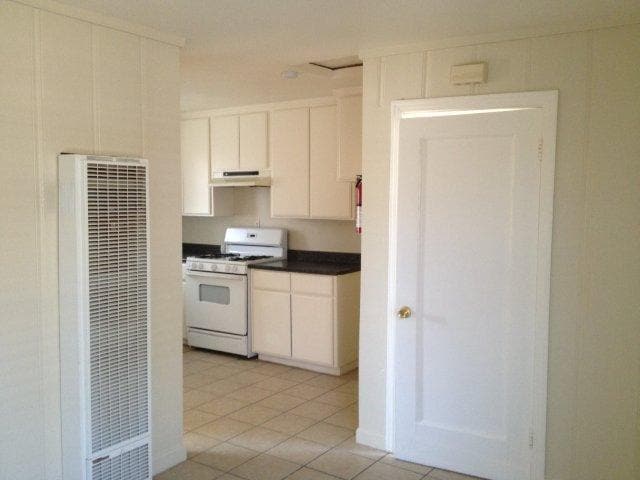 Building Photo - One Bedroom Unit In 4 Plex Ready To Go!!!