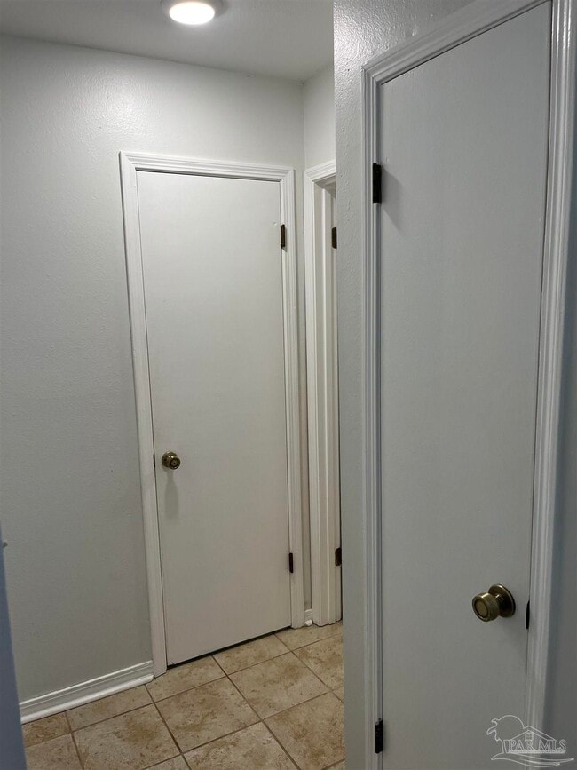 Building Photo - 4277 Brookside Dr
