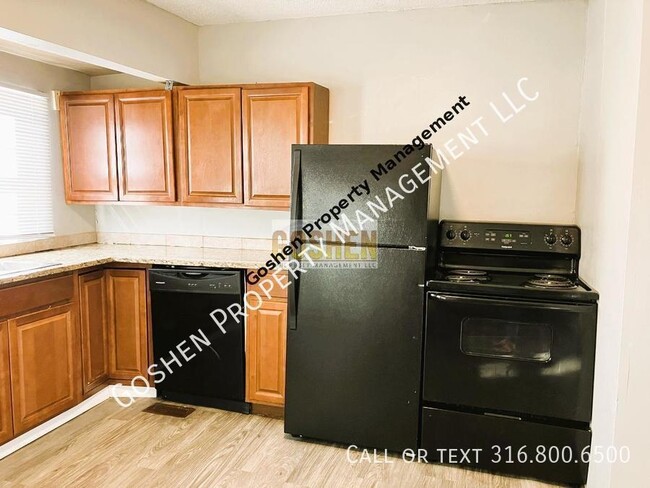 Building Photo - 3 Bedroom 1 Bath located Northeast Wichita...