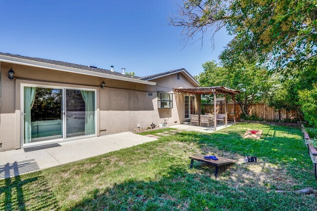 Building Photo - 6402 Tamalpais Ave