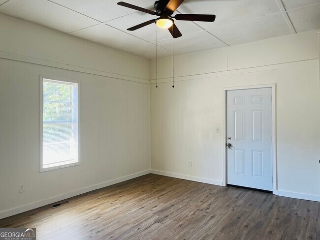 Building Photo - 1405 Austin St