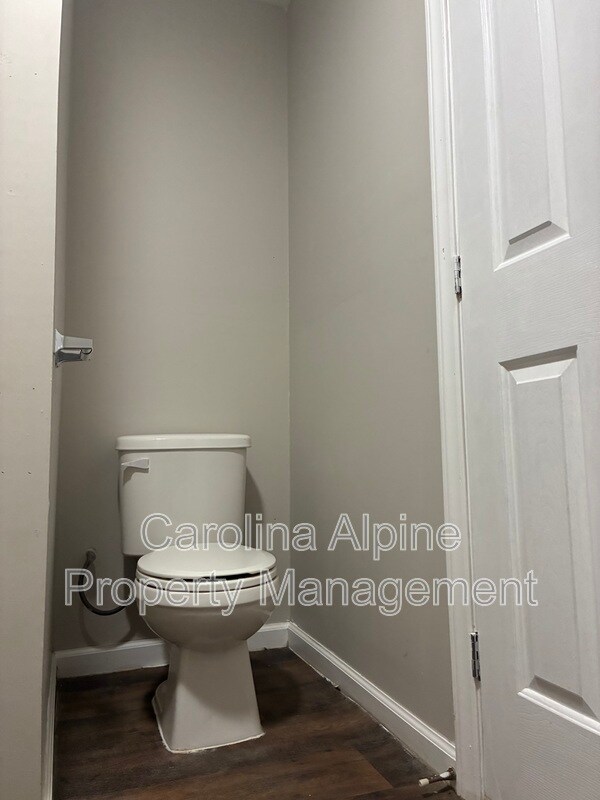 Building Photo - 110 N Webb St