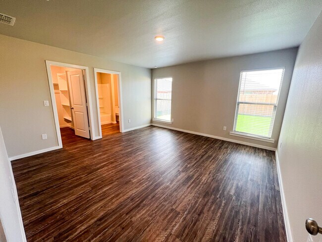 Building Photo - 2145 Kirksey Ave