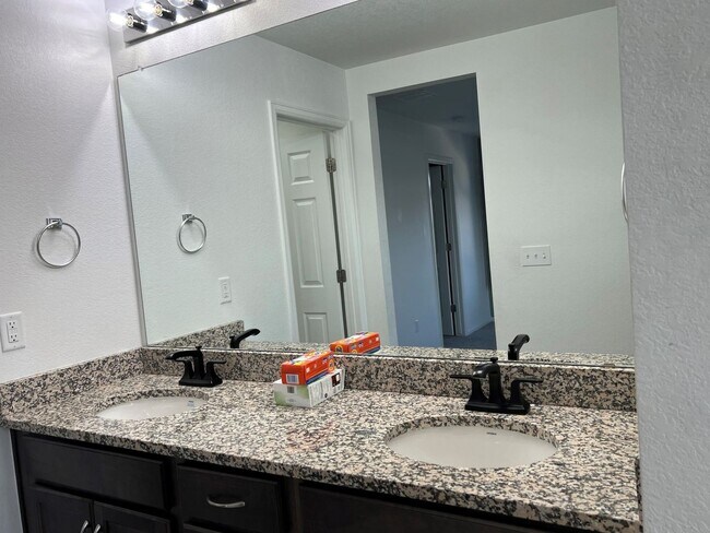 Building Photo - 3-Bedroom Home with Spacious Open Loft for...