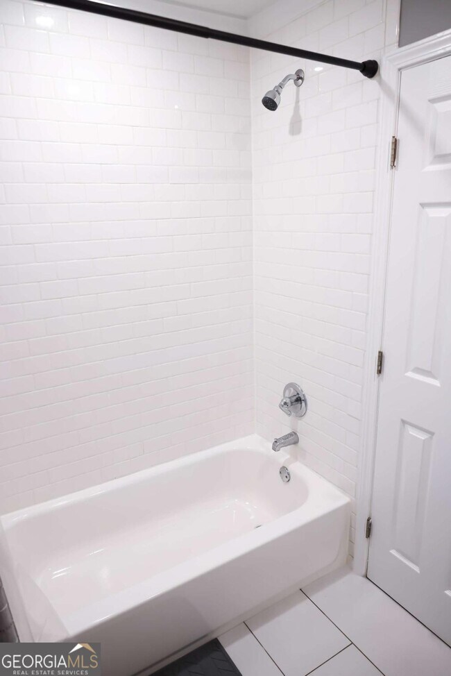 Building Photo - 1275 Calhoun Ave