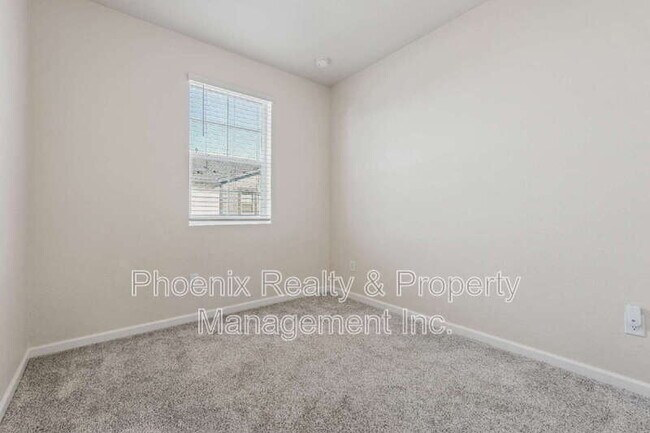 Building Photo - 192 Ambrose St