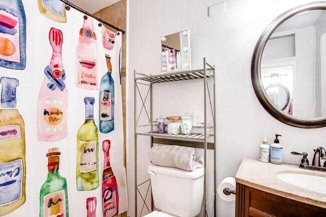 Building Photo - Pre-Leasing for July 2025!