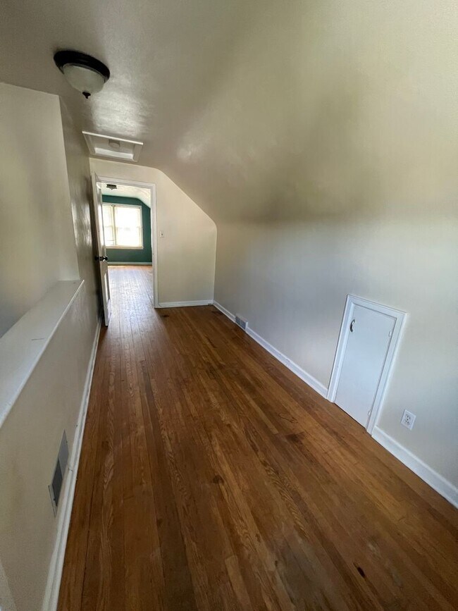 Building Photo - Stunning 3 Bed, 1 Bath Home for Rent