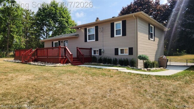 Building Photo - 553 S Stirling