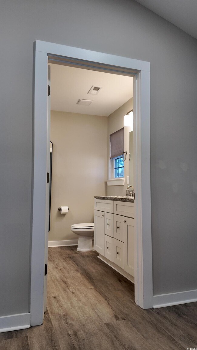 Building Photo - 1561 Heirloom Dr