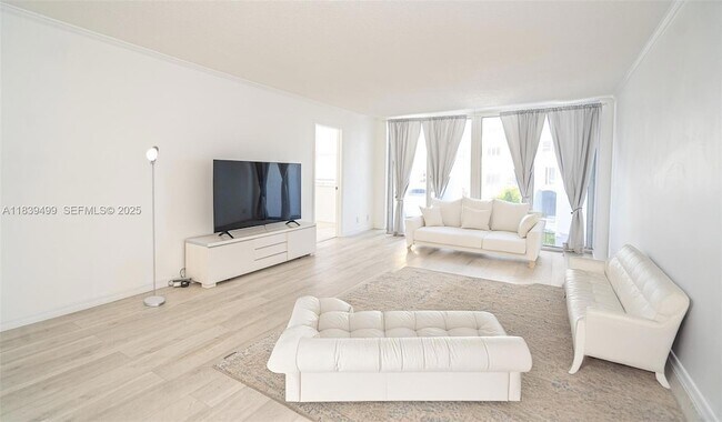 Building Photo - 3140 S Ocean Dr