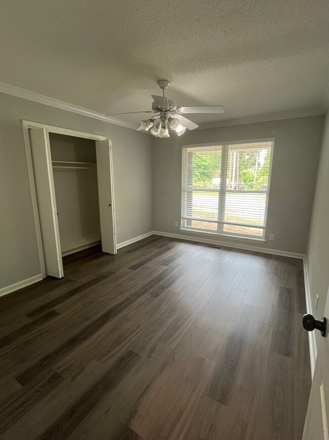 Building Photo - Sherwood Rental