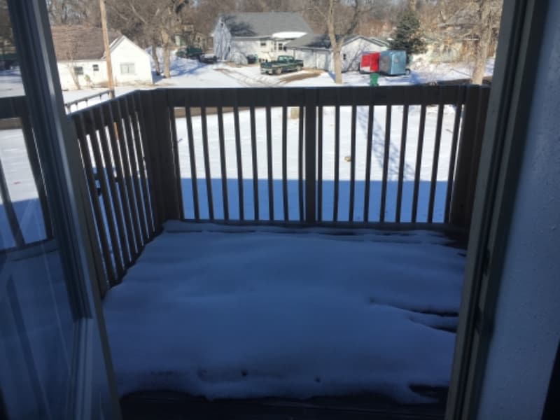 Building Photo - 208 Center St