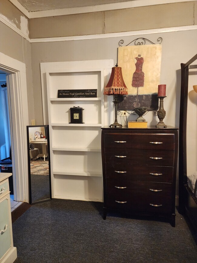 Building Photo - 1107 Monroe St