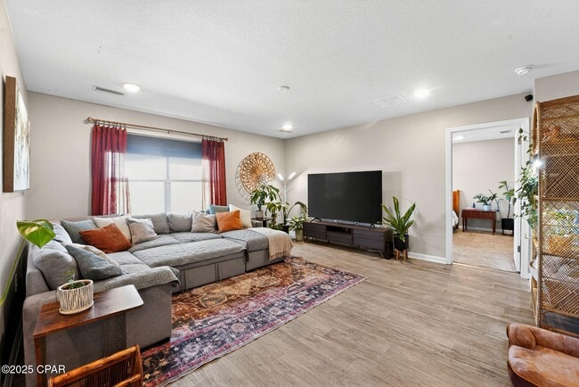 Building Photo - 263 Red Bay Rd