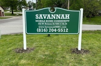 Building Photo - 702 W Nelson St