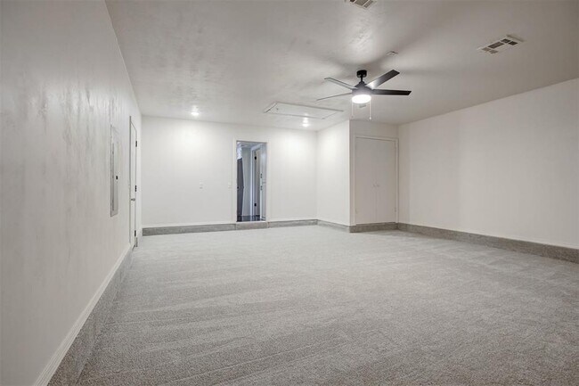 Building Photo - 11832 Sagamore Dr