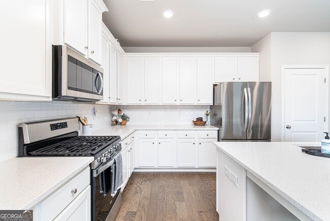 Building Photo - 831 Corsiglia Farm