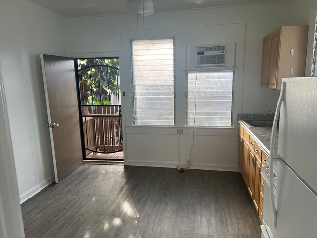 Building Photo - Pet-Friendly 1BR in Honolulu’s Kapahulu Ar...