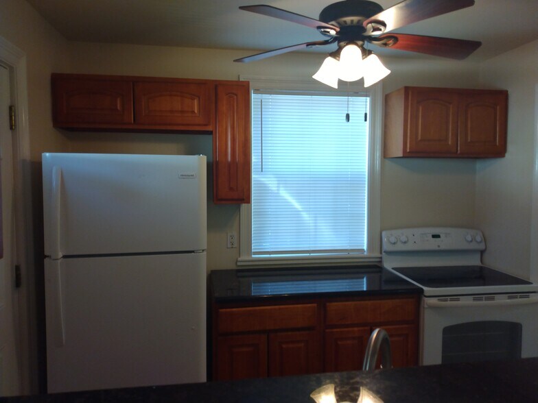 Building Photo - 2217 Napoleon Ave