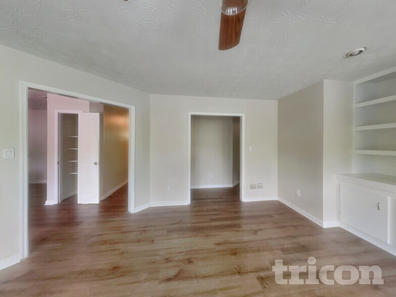 Building Photo - 325 Cypress Ln