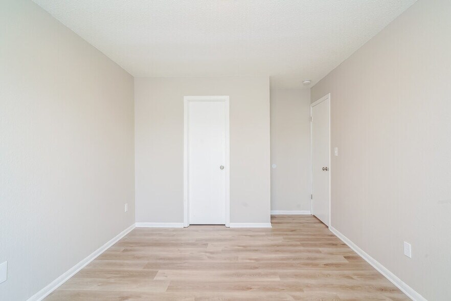 Building Photo - 8336 Country Creek Dr