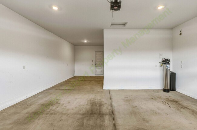 Building Photo - Stunning Gilbert Home Located in the Beautiful Belrose Gated Community!