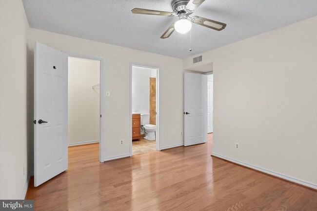 Building Photo - 1527 Lincoln Way