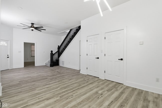 Building Photo - 29 N State Ave