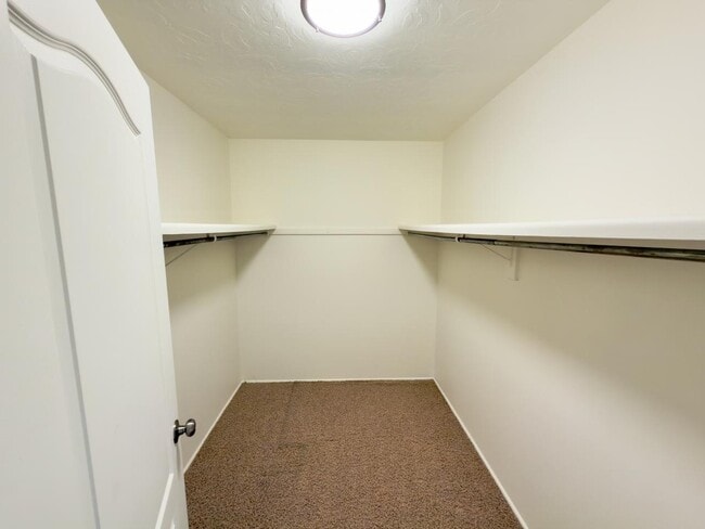 Building Photo - 171 S 900 W