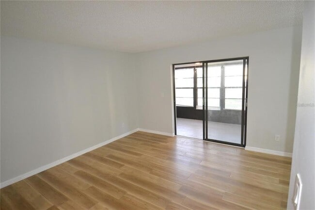 Building Photo - 3399 Mermoor Dr