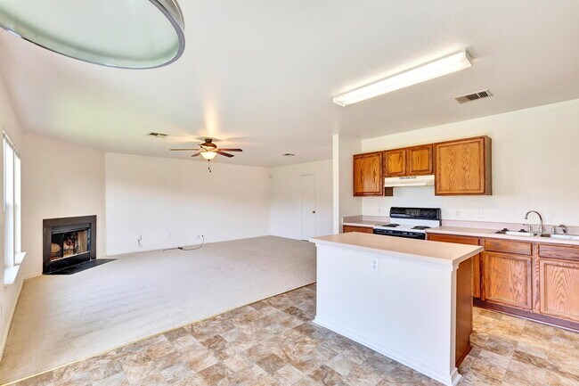 Building Photo - 5204 Bahan Dr