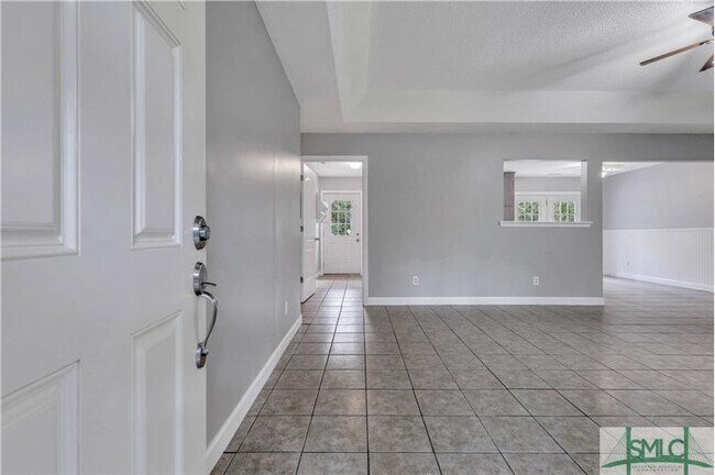 Building Photo - 103 Maple Dr