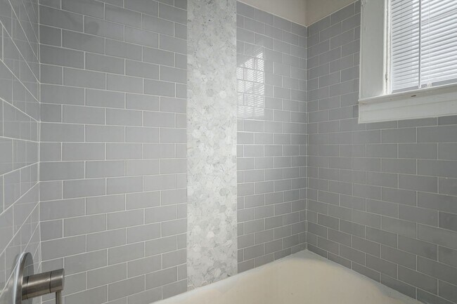 Building Photo - 3220 Bayonne Ave