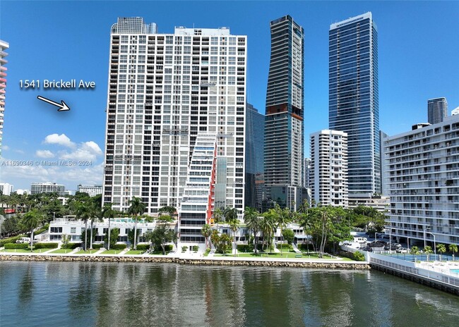 Building Photo - 1541 Brickell Ave