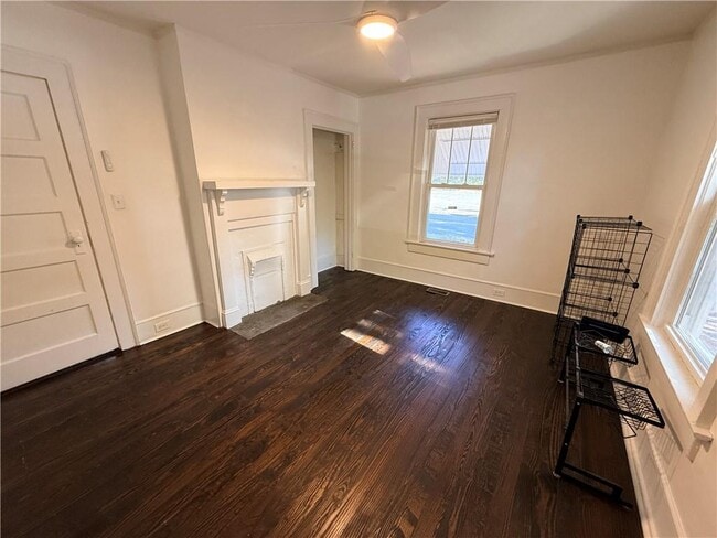 Building Photo - 101 Austin Ave NE