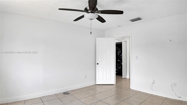 Building Photo - 15856 SW 143rd Ct