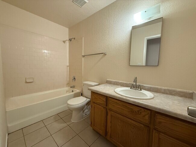 Building Photo - 6141 E 40th Pl