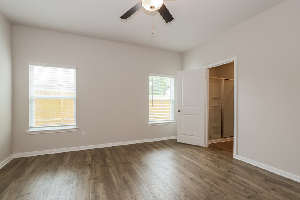 Building Photo - 15667 Plum Brk Dr