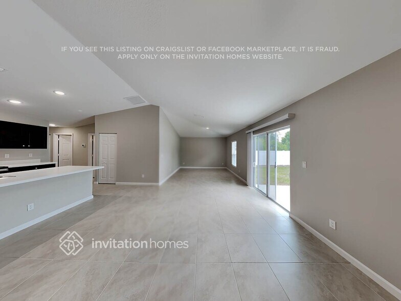 Building Photo - 1762 SW Airoso Blvd