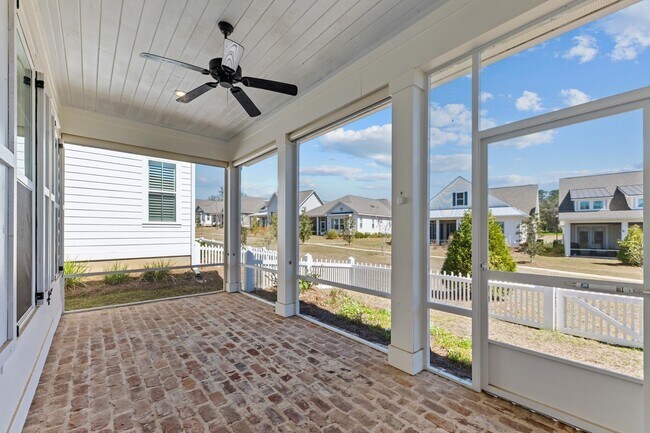 Building Photo - 465 Karcher Ave