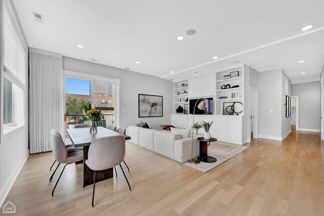 Building Photo - 1312 W Madison St