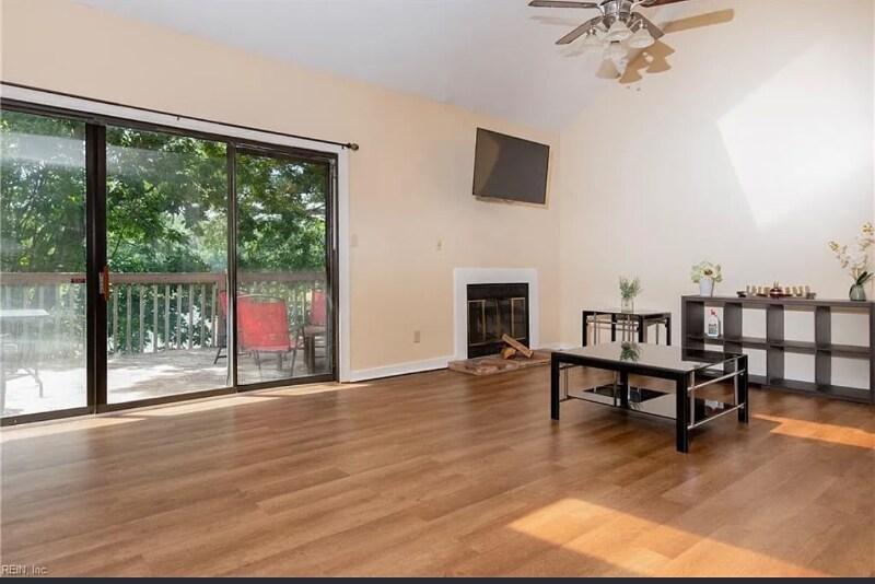 Building Photo - 250 Misty Point Ln