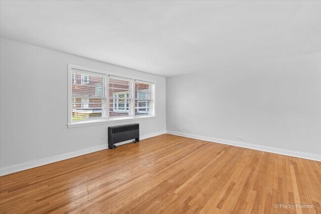 Building Photo - 2721 W Berwyn Ave
