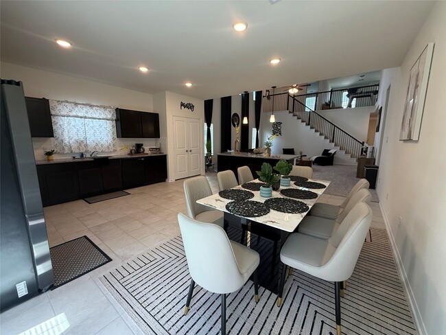 Building Photo - 527 Baobab Wy