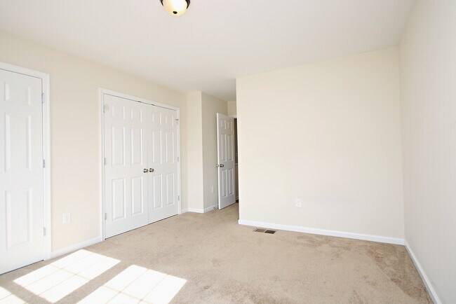 Building Photo - 1141 St Clair Ave