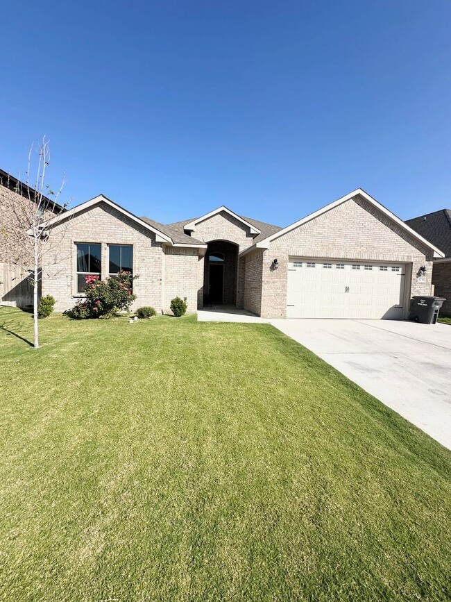 Primary Photo - 3 Bed 2 Bath Ready to Rent ASAP!
