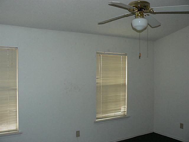 Building Photo - 1317 E Miller Dr