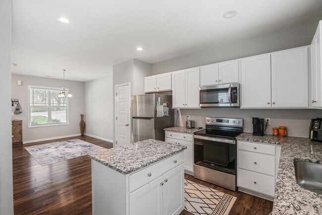 Building Photo - Modern 4 Bedroom Home in Quiet Clayton Nei...