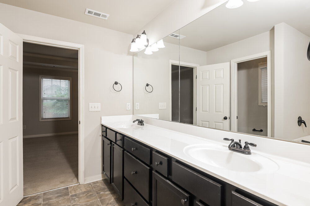 Building Photo - 1337 Avington Glen Way